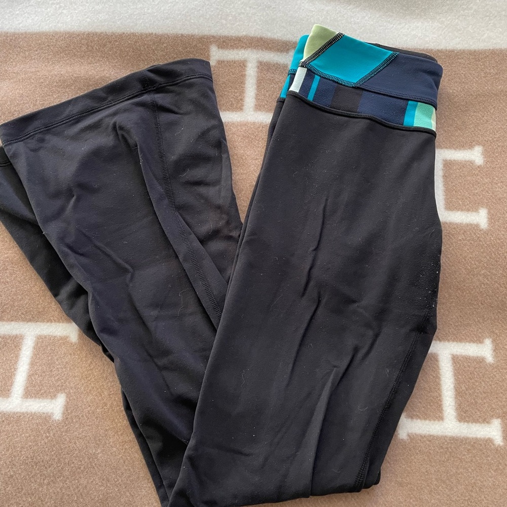 10 year old Reversible Lululemon Flared Leggings (Yoga Pants)